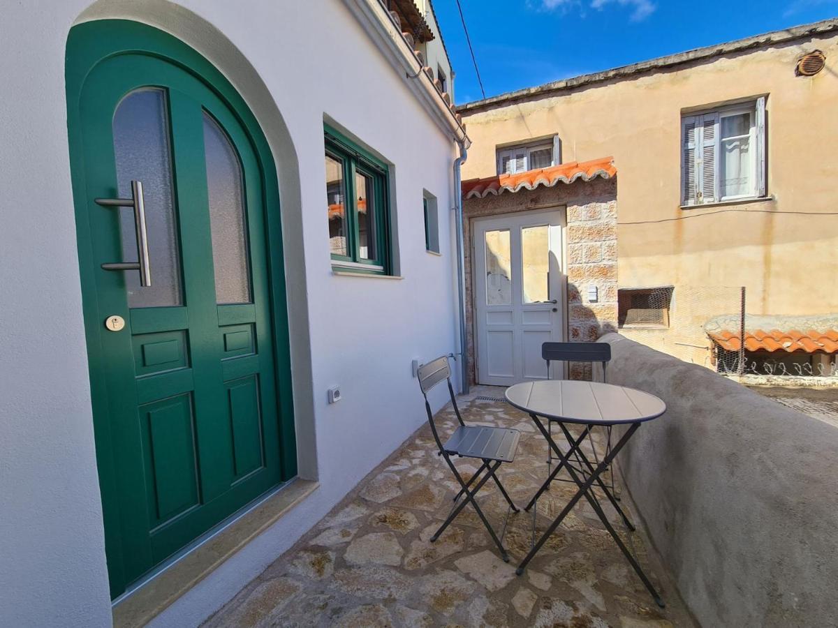 Gythio Townhouse Apartamento Exterior foto
