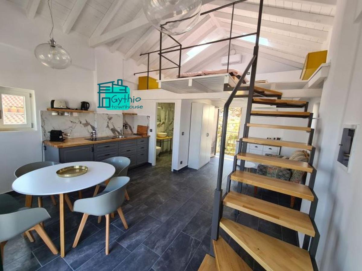 Gythio Townhouse Apartamento Exterior foto