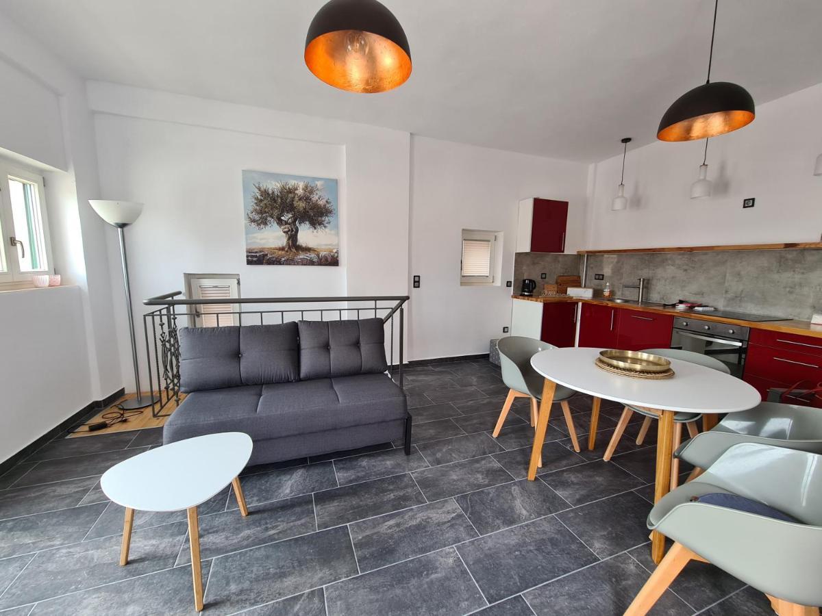 Gythio Townhouse Apartamento Exterior foto